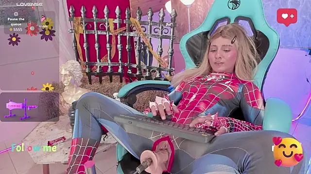 Little lili19 online show from October 31, 9:30 pm