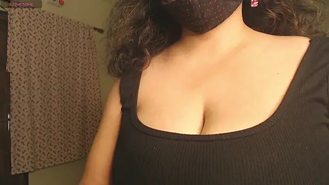 hot menka online show from November 18, 7:48 pm