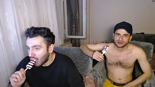 handsomeee04 online show from June 6, 1:56 am
