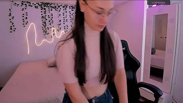 emmaTorres1 online show from October 13, 1:47 pm