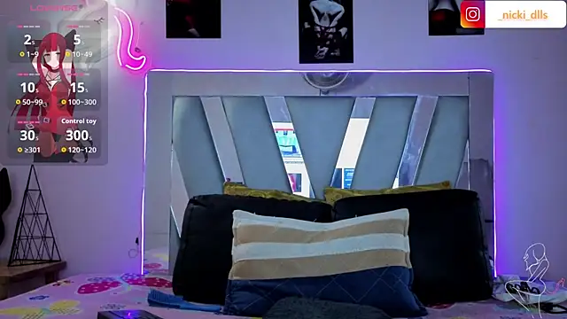 supradoll online show from November 11, 9:45 pm