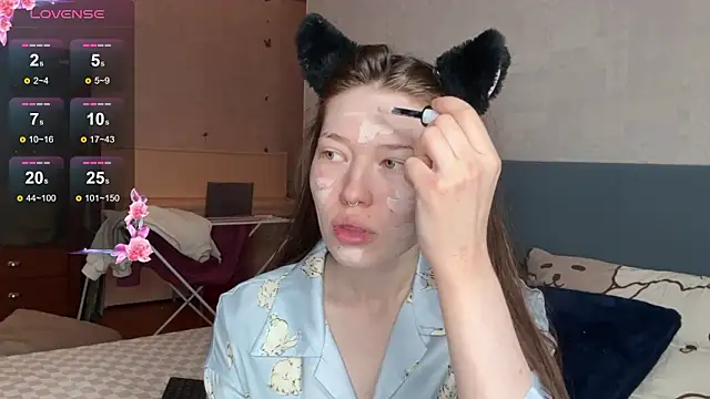 eva varnerr online show from February 28, 9:47 pm