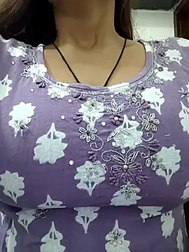 Snapshot of cute_monu chatting on October 3, 4:28 am cute monu online show from October 3, 4:28 am