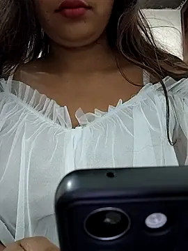 Snapshot of cute_monu chatting on October 19, 3:41 am cute monu online show from October 19, 3:41 am