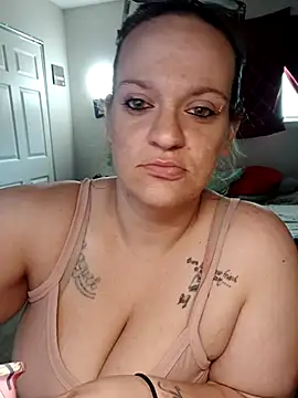 cloudy couple444 online show from October 5, 4:45 pm