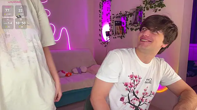 RobertAndLinela online show from November 26, 12:11 am