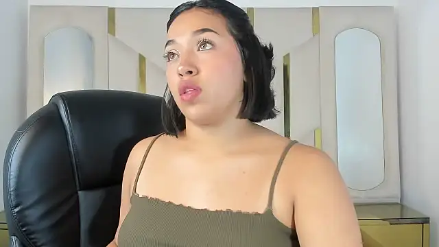 Snapshot of IsabellRodriguez18 chatting on October 18, 3:31 am IsabellRodriguez18 online show from October 18, 3:31 am