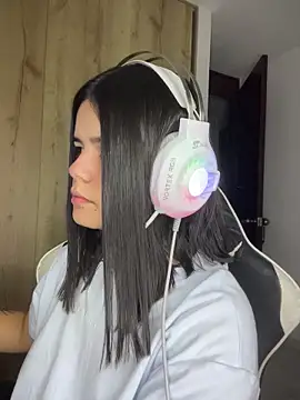 pretty angela1 online show from December 3, 5:21 am