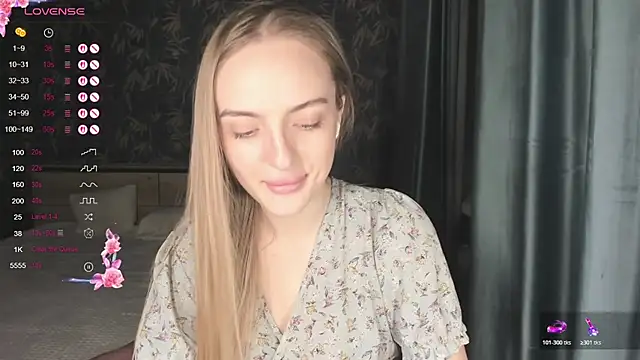 A delina online show from April 3, 5:00 pm