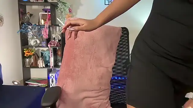 roseofvenom online show from December 17, 10:08 am