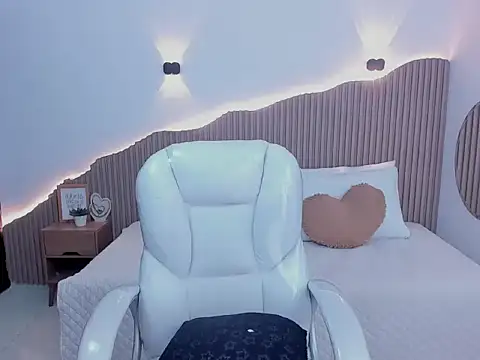 Annie kurt  online show from February 4, 10:46 pm