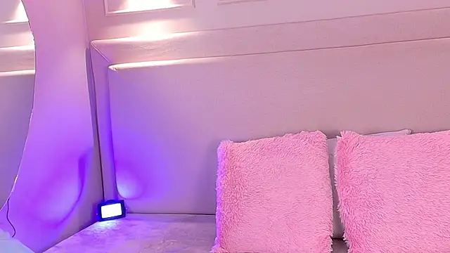 Snapshot of NickyBelmonth chatting on September 11, 12:05 pm NickyBelmonth online show from September 11, 12:05 pm