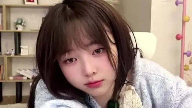 Chenjing0 online show from April 18, 1:35 pm