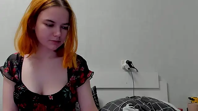 lia lovelly online show from May 1, 10:24 pm
