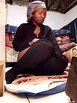 Snapshot of KMbesxxx chatting on October 20, 8:56 pm KMbesxxx online show from October 20, 8:56 pm