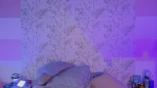 Charlotte  Miller online show from April 7, 11:45 am