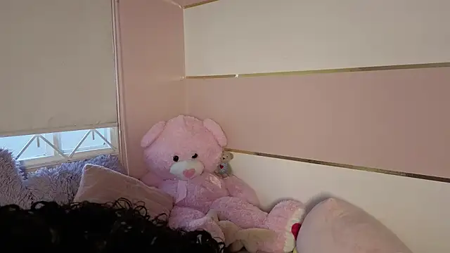 Charlotte  Miller online show from October 8, 11:47 am