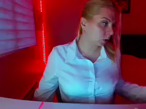 HappyIva online show from November 21, 4:09 pm