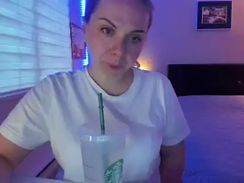 HappyIva online show from December 2, 4:42 pm