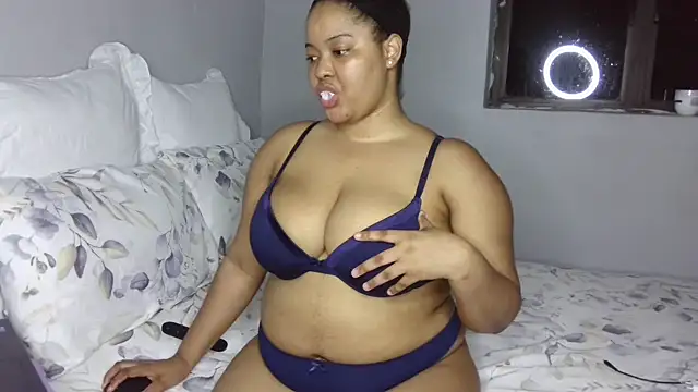 sexytinashe21 online show from September 18, 9:35 pm