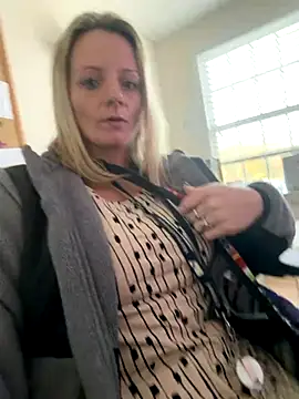 kittiekatieyogi online show from November 6, 6:47 pm