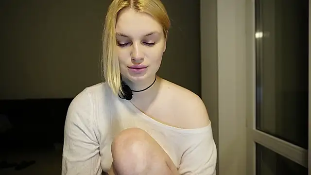 shiny bunnyyy online show from December 3, 6:32 pm