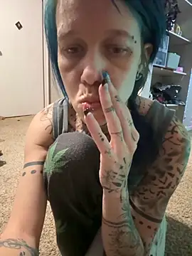 trashbrat online show from November 10, 1:44 am