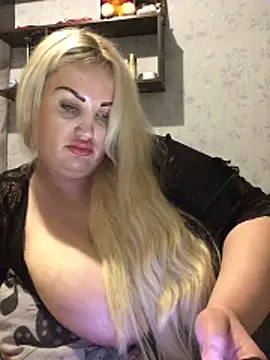 VikiiStoun online show from March 7, 10:50 pm