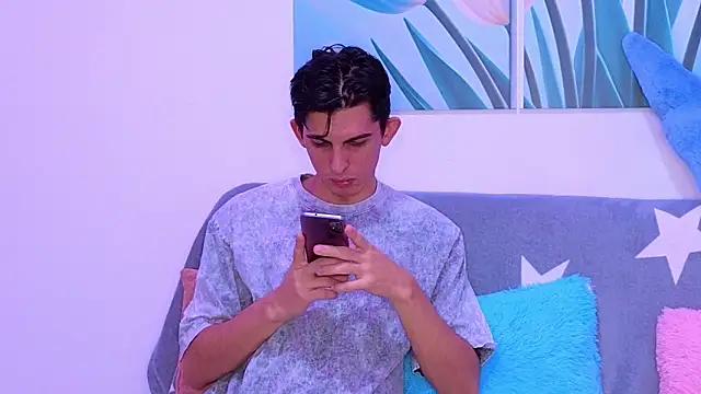 Ana and Leo online show from February 6, 1:47 pm