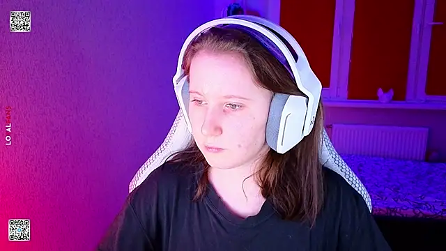 mon lola online show from April 15, 4:18 pm