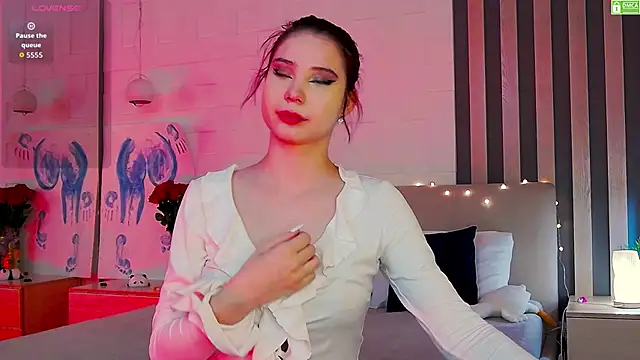 Emma plux online show from September 17, 8:12 am