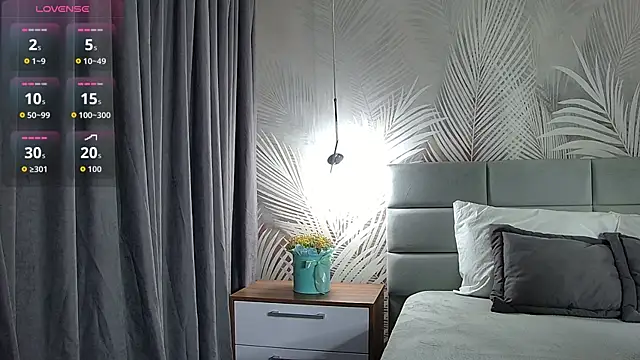 Emma plux online show from September 24, 8:13 am