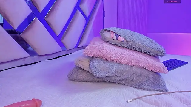 kathy bakerr online show from March 28, 1:43 pm