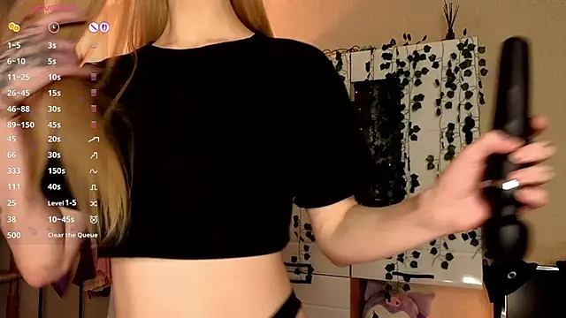 Snapshot of Emily__Mooree chatting on October 23, 3:23 am Emily Mooree online show from October 23, 3:23 am