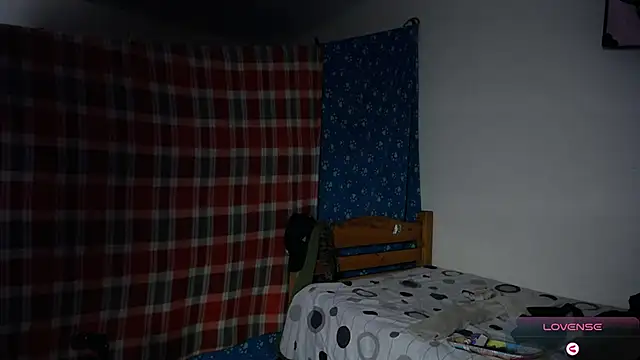 Naicollsxxx online show from January 8, 12:36 am