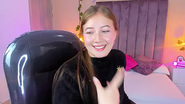 Dahlia Rousse online show from December 19, 8:50 am