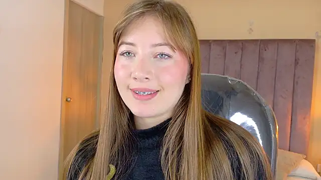 Dahlia Rousse online show from February 10, 6:49 am