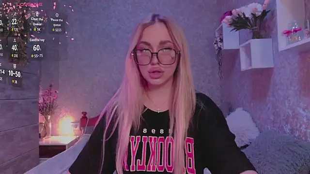 Mika Rayy online show from October 4, 5:39 pm