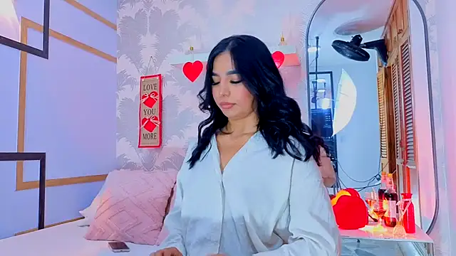 CharlotteGraay online show from February 14, 8:22 pm