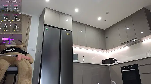 asianqueeny online show from November 6, 1:00 am