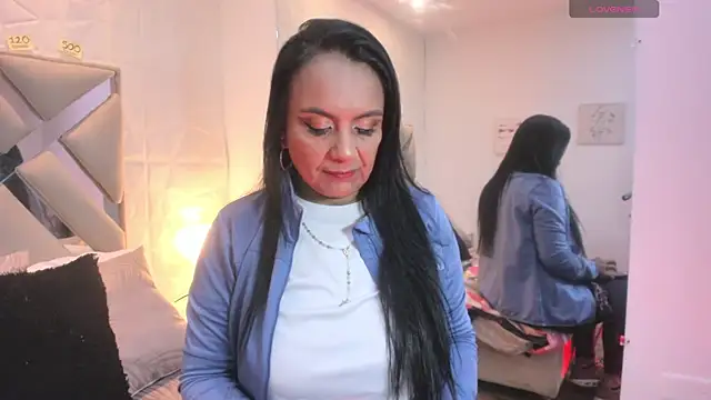 raquell moore online show from September 28, 3:17 pm