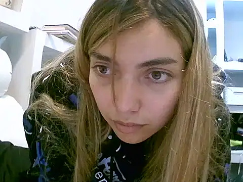 VittoriaTaylor online show from May 12, 11:33 pm