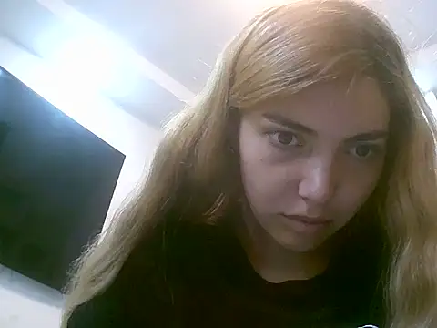 VittoriaTaylor online show from February 4, 6:22 pm