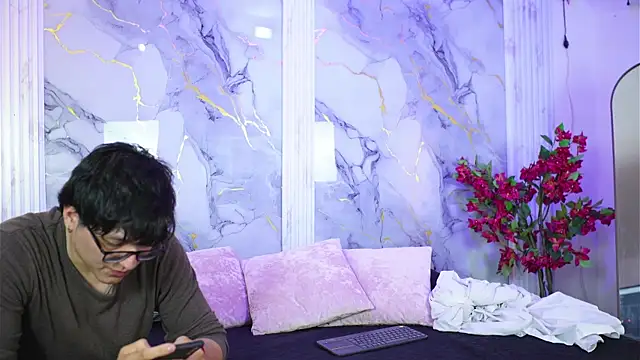 vanilla hot online show from September 19, 7:57 pm