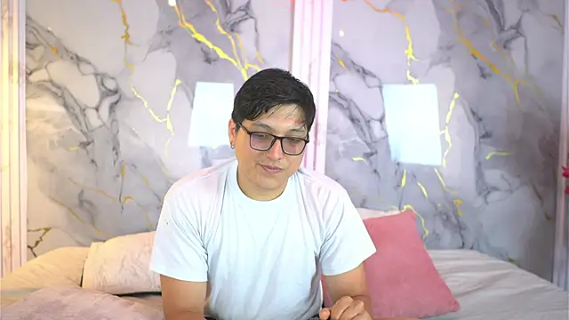 vanilla hot online show from October 13, 7:38 pm