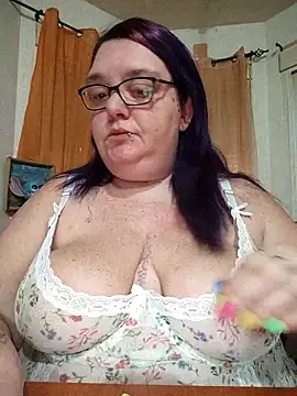 diosacurvy1984 online show from March 9, 7:44 am