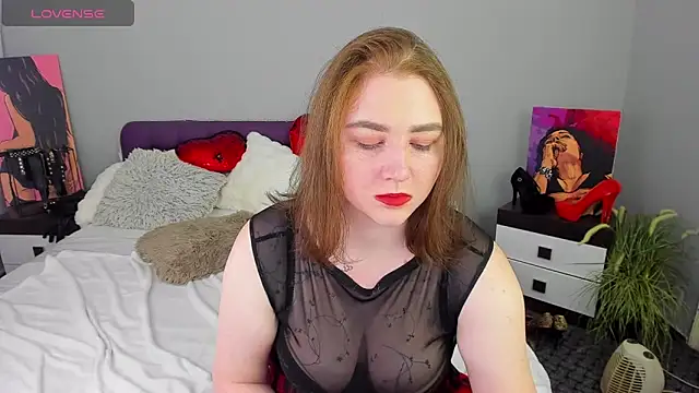 Snapshot of lillyloan4u chatting on October 19, 3:36 pm lillyloan4u online show from October 19, 3:36 pm