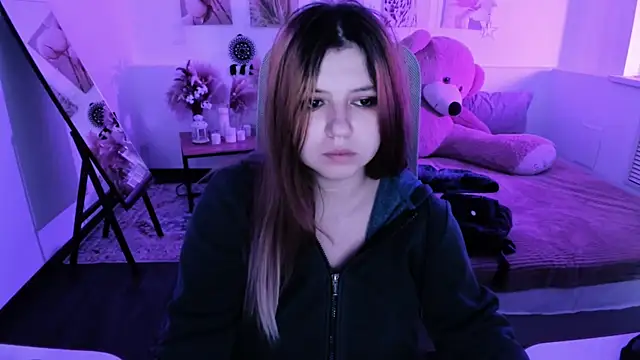 DiaAngell online show from April 26, 7:55 pm