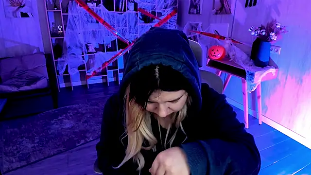 DiaAngell online show from November 2, 10:57 pm