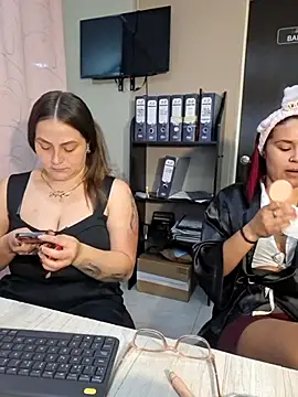 Sophie new25 online show from March 31, 1:22 pm